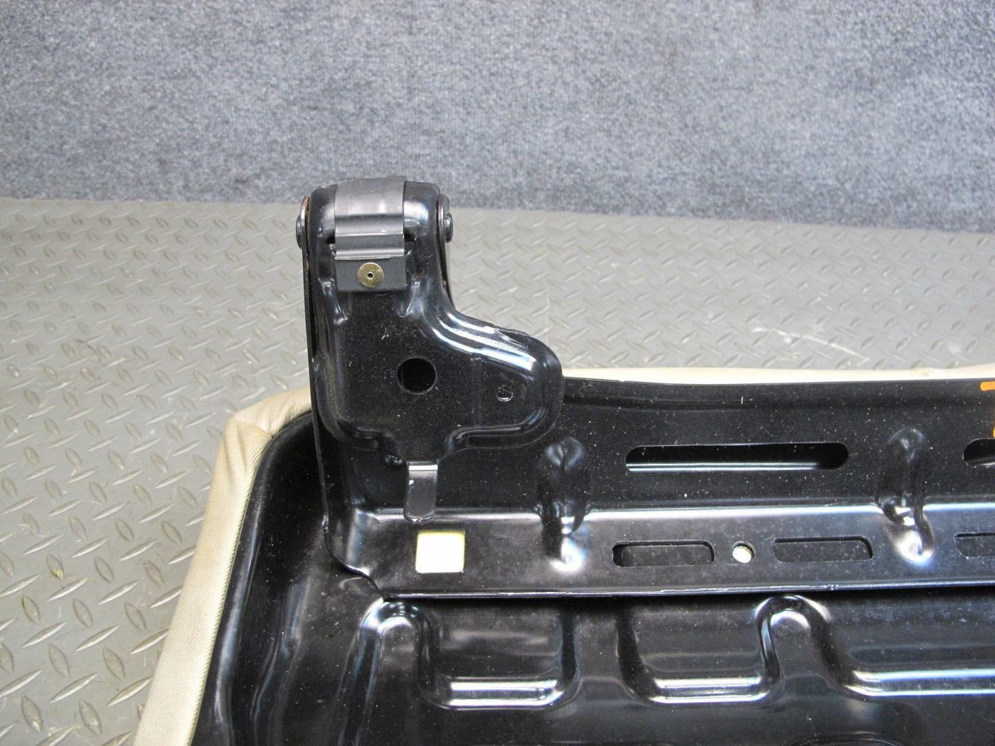 2012-2019 Mercedes W166 ML GLE Rear Left 2ND ROW Seat Lower Leather Cushion