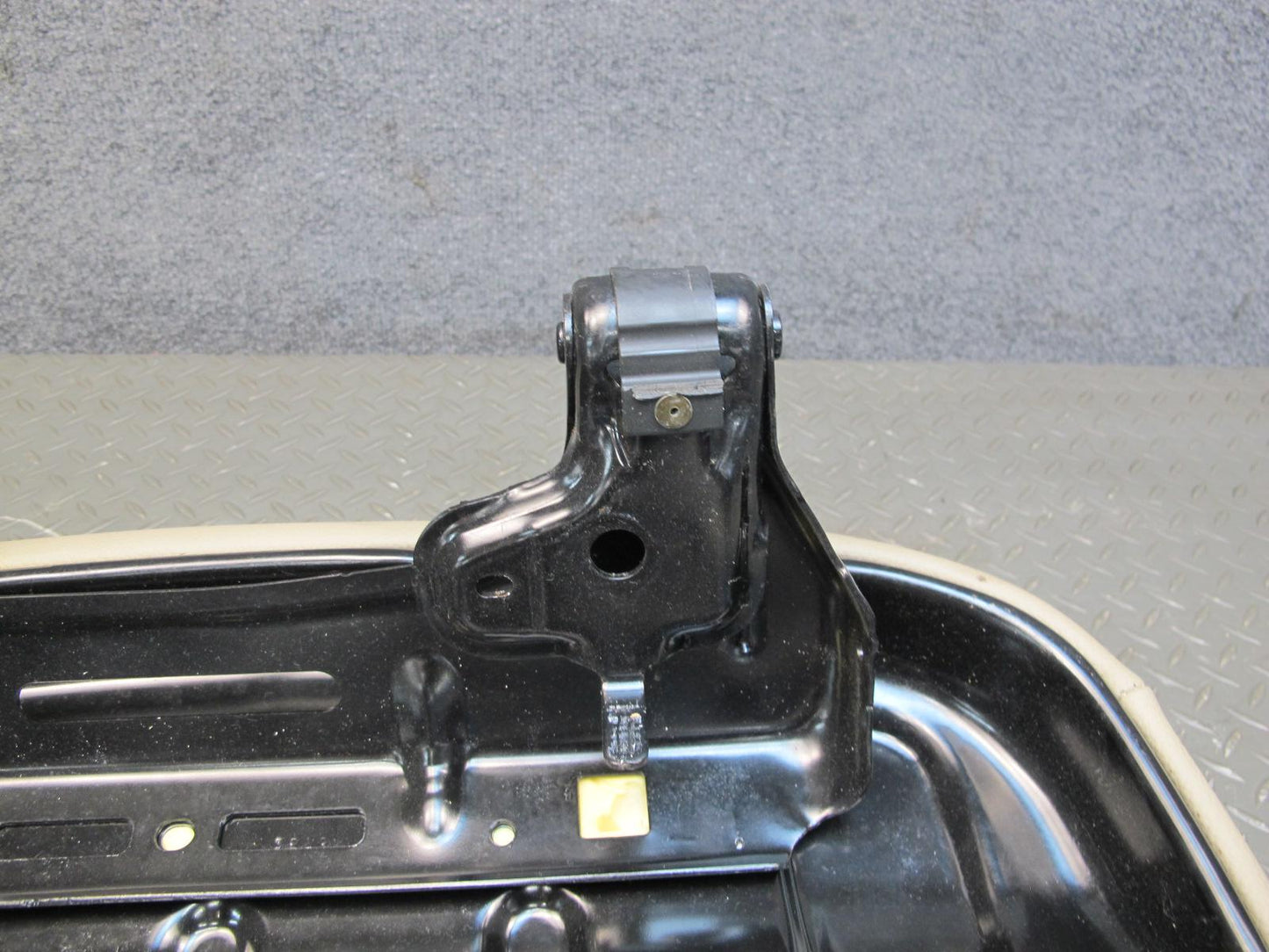2012-2019 Mercedes W166 ML GLE Rear Left 2ND ROW Seat Lower Leather Cushion
