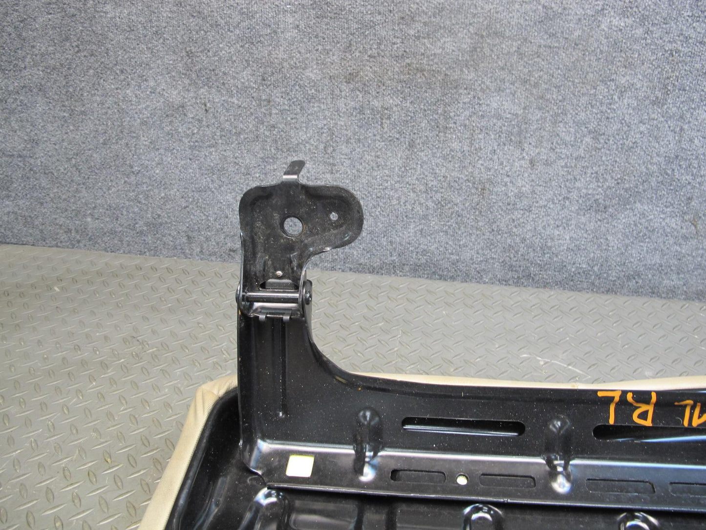 2012-2019 Mercedes W166 ML GLE Rear Left 2ND ROW Seat Lower Leather Cushion