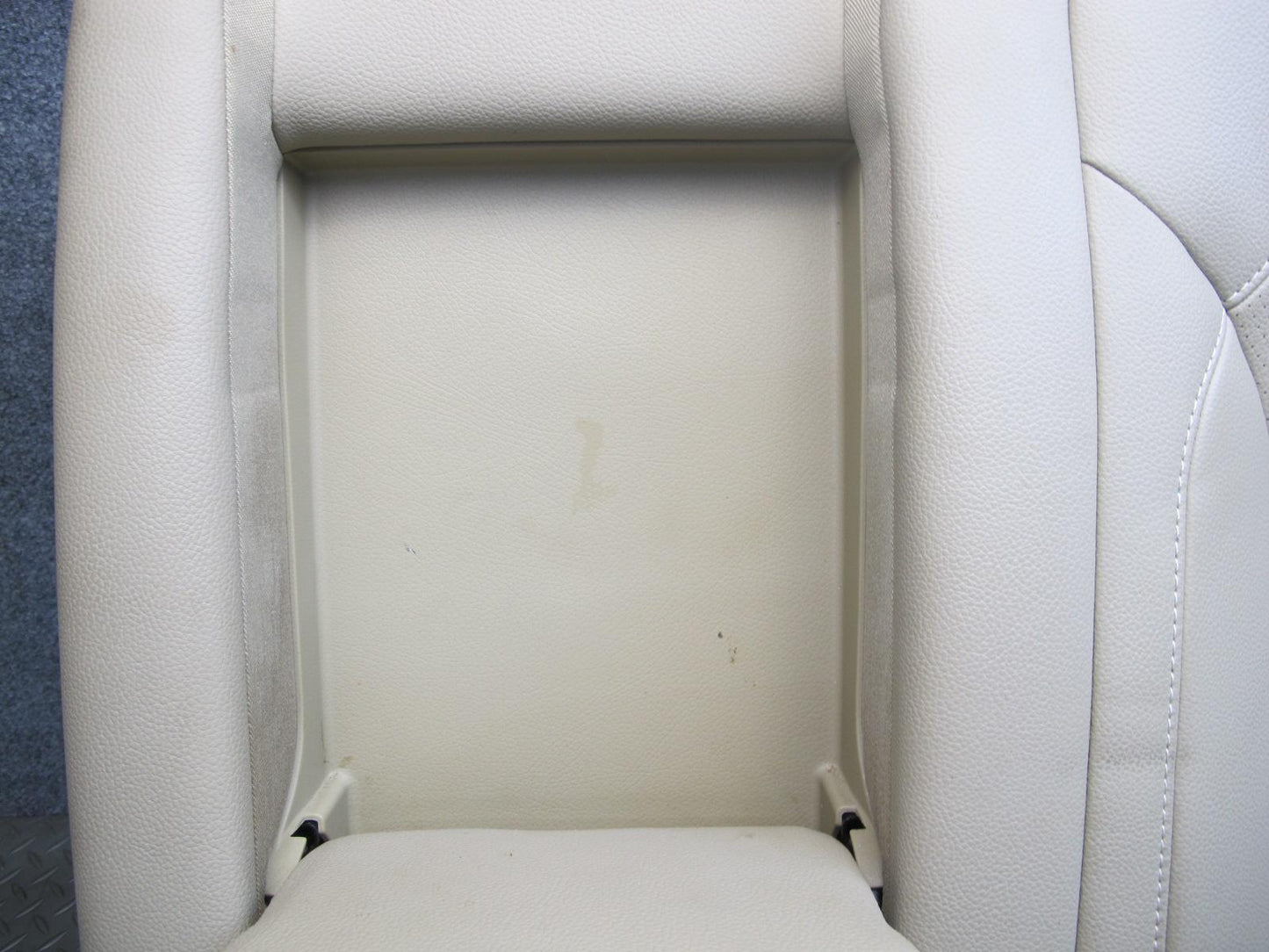 2012-2019 Mercedes W166 ML GLE Rear Left 2ND ROW Seat Upper Leather Cushion