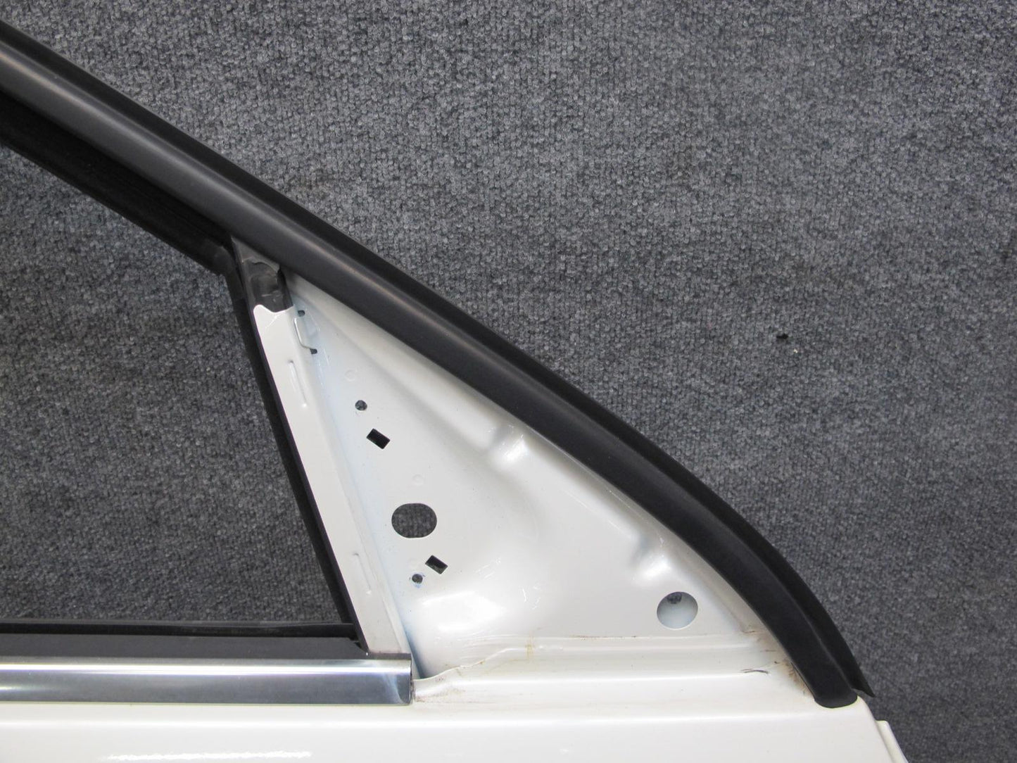 2012-2019 Mercedes W166 ML GLE Front Right Side Door Shell Panel Cover W/ Glass