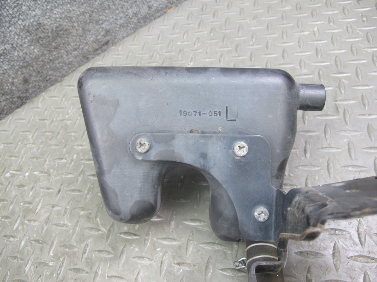 90-92 Nissan Z32 300ZX NON Turbo Left Air Injection Idle Valve w Reservoir OEM