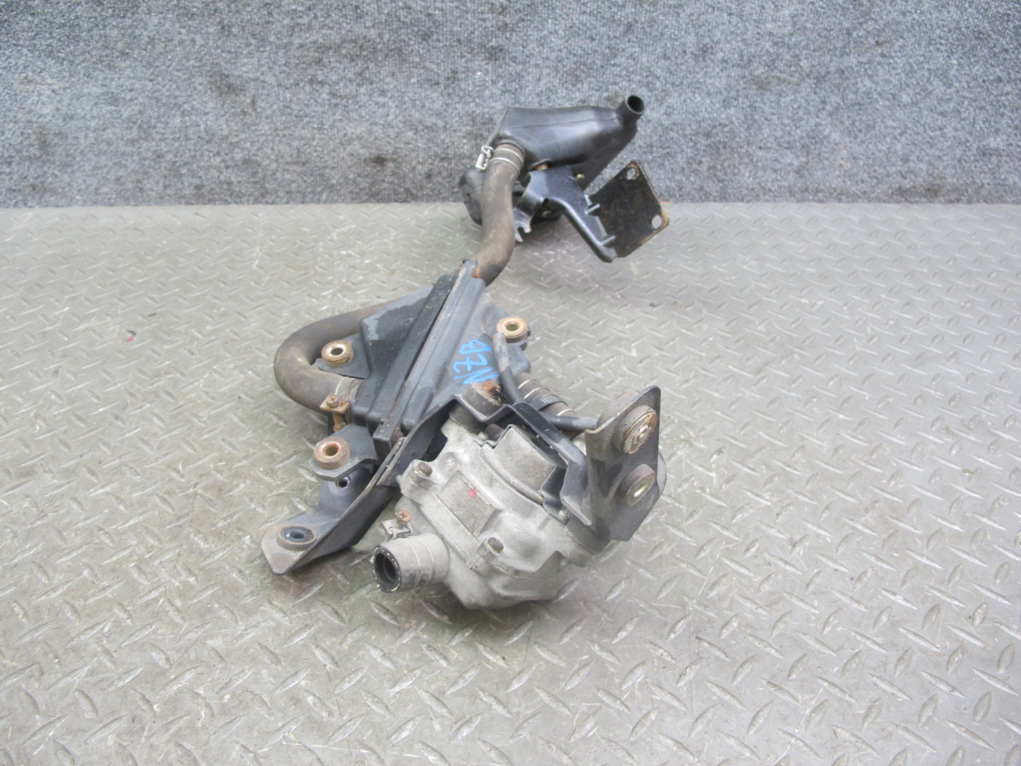 90-92 Nissan Z32 300ZX NON Turbo Right Air Injection Idle Valve w Reservoir OEM