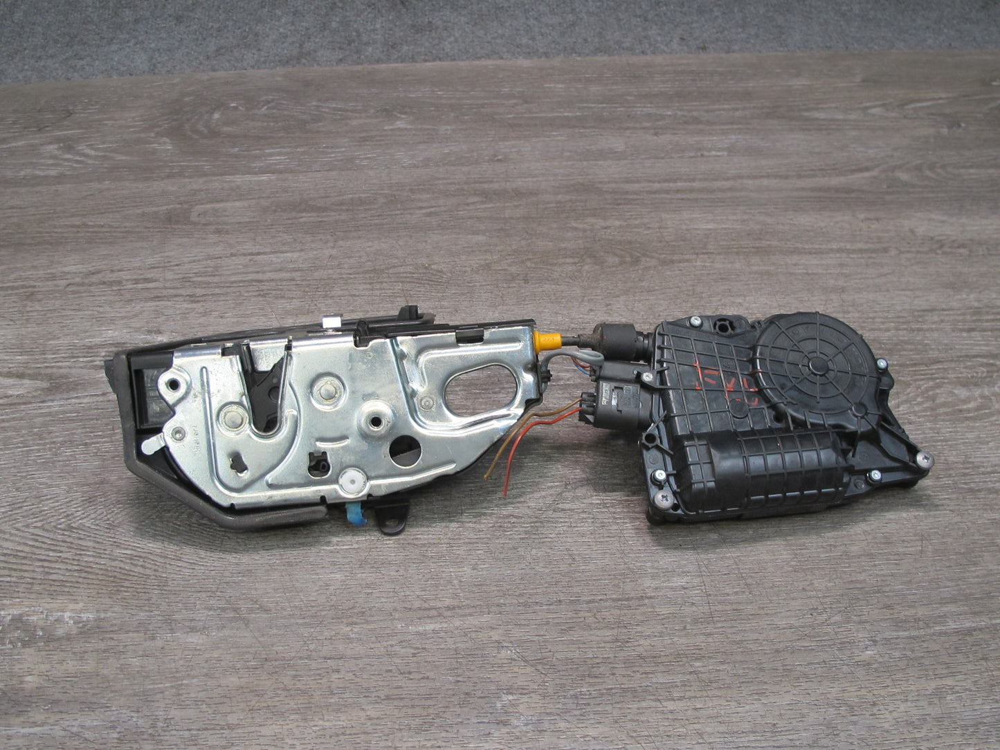 08-14 BMW E70 E71 X6 Rear Left Door Lock Latch Actuator w Soft Close 7315023 OEM