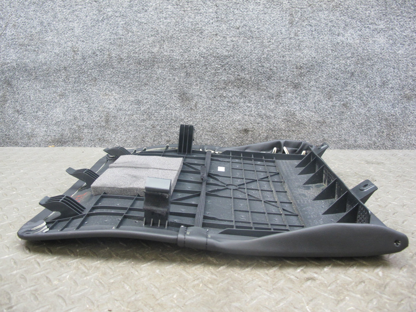 2011-2017 Infiniti QX56 QX80 Left Driver Side Front Seat Back Panel Cover