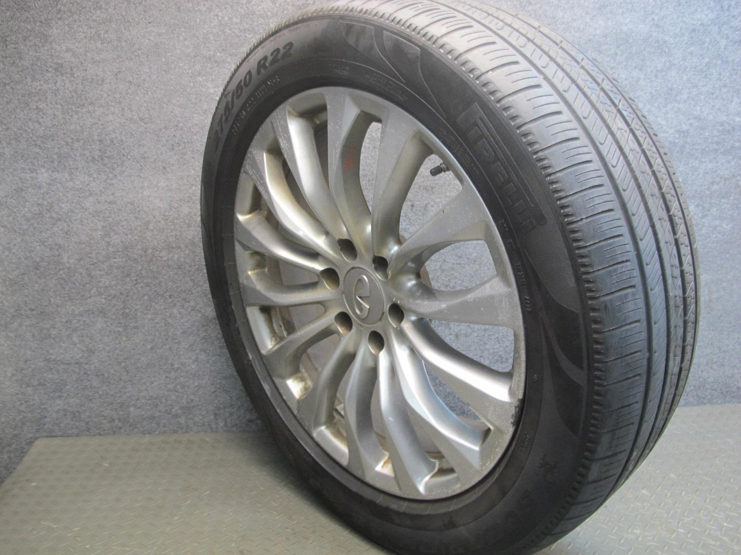 2015-2017 Infiniti QX80 Factory R22" Wheel Rim 22x8J ET30 W/ Tire 275/50