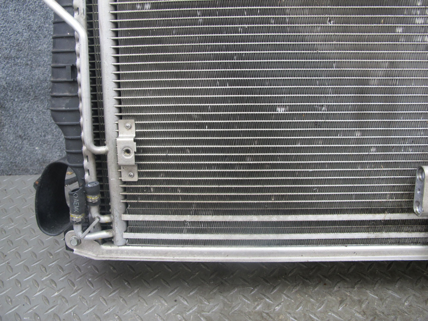 03-06 Mercedes R230 SL500 Engine Radiator Condenser Oil Cooler Fan Shroud OEM