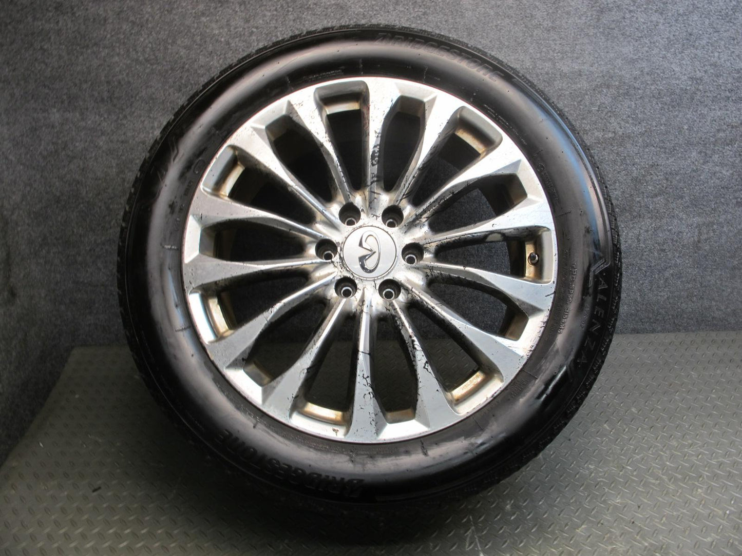2015-2017 Infiniti QX80 Factory R22" Wheel Rim 22x8J ET30 W/ Tire 275/50