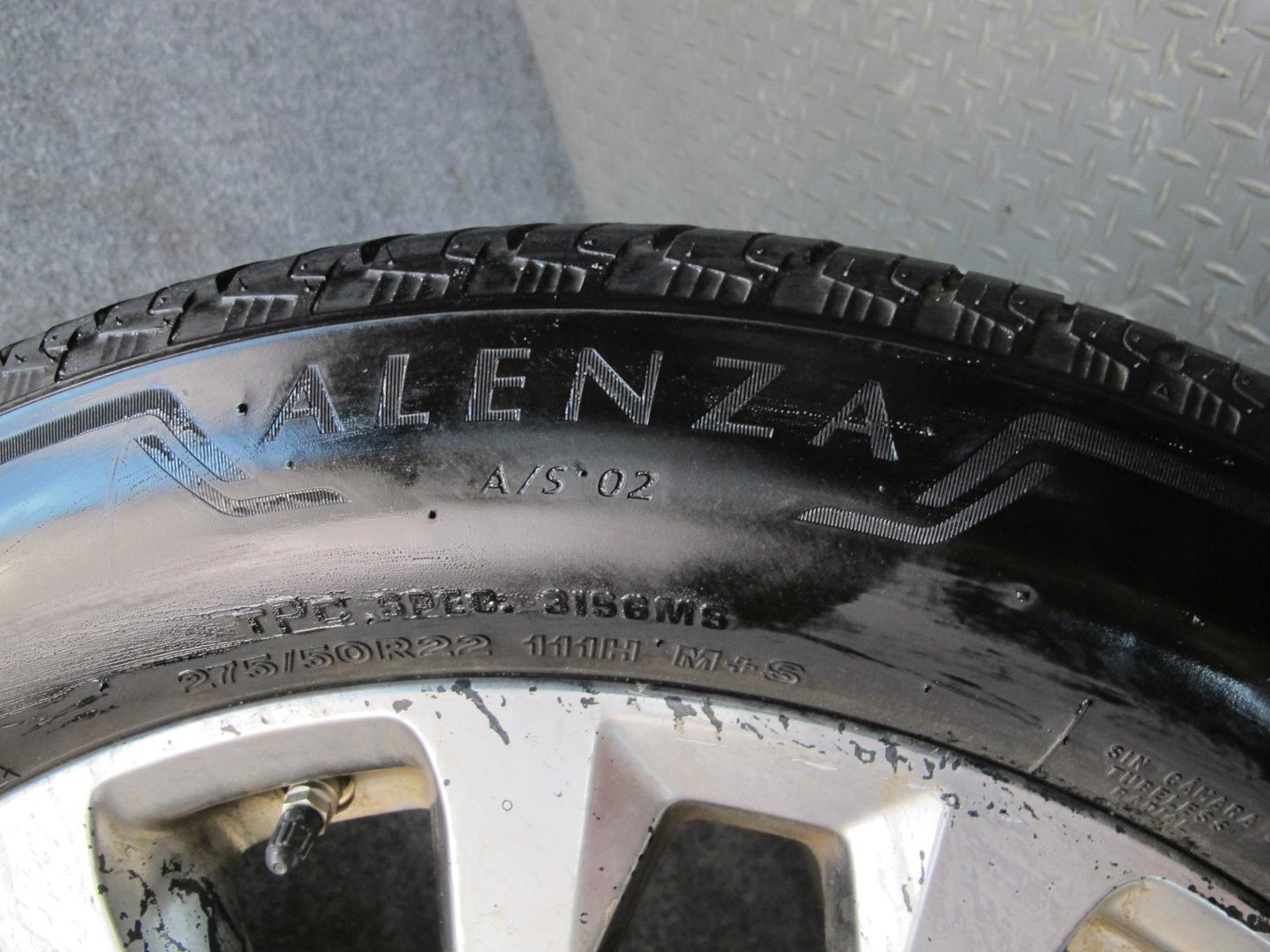 2015-2017 Infiniti QX80 Factory R22" Wheel Rim 22x8J ET30 W/ Tire 275/50