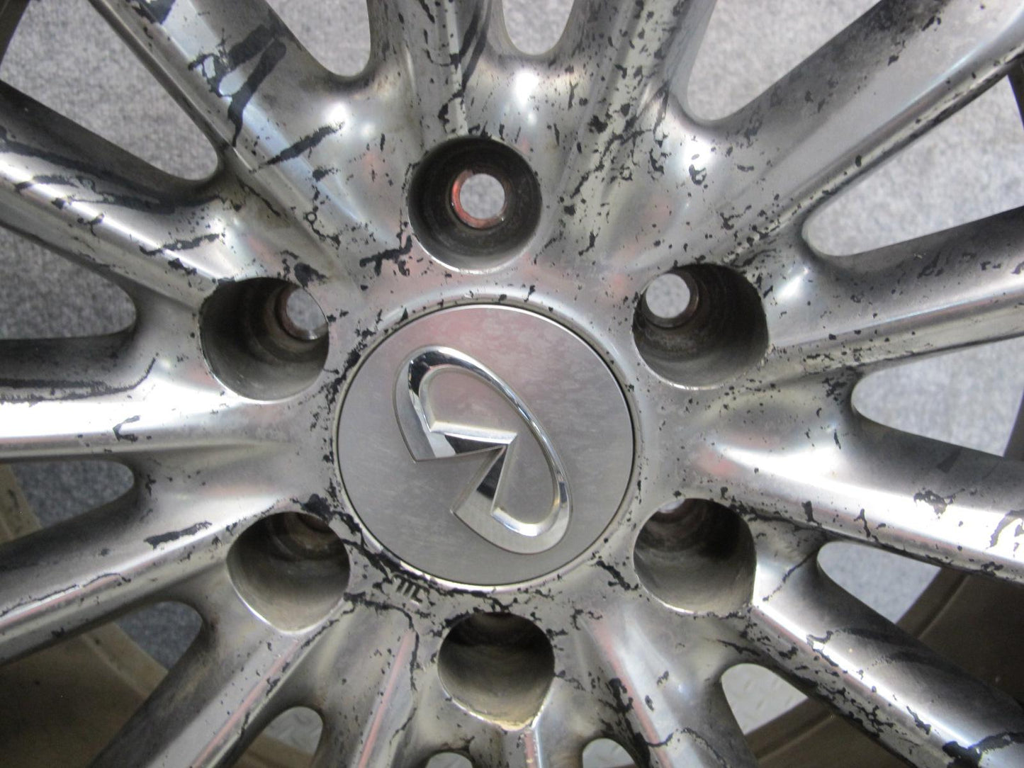 2015-2017 Infiniti QX80 Factory R22" Wheel Rim 22x8J ET30 W/ Tire 275/50