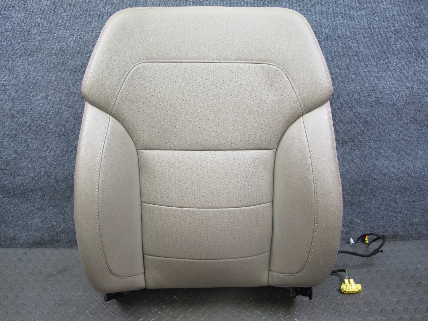 2012-2015 Mercedes W166 Front Left Seat Upper Backrest Cushion