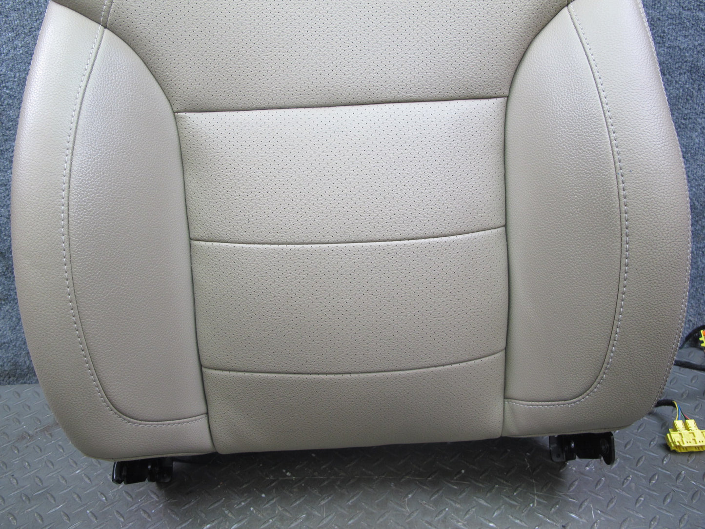 2012-2015 Mercedes W166 Front Left Seat Upper Backrest Cushion