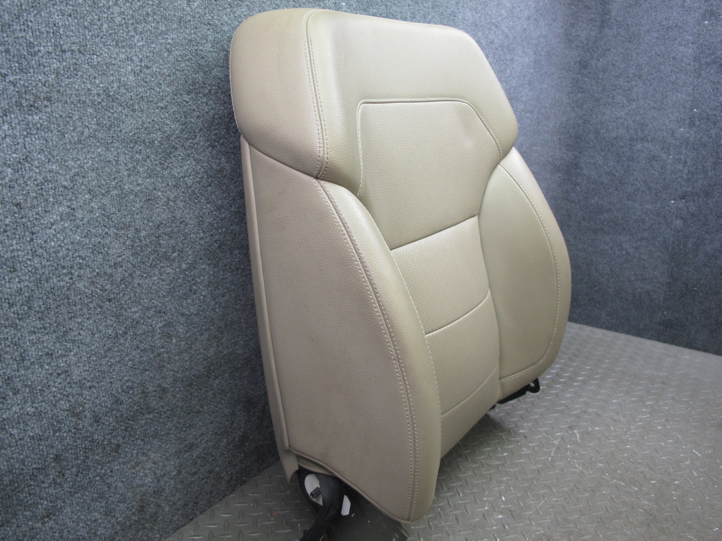 2012-2015 Mercedes W166 Front Left Seat Upper Backrest Cushion