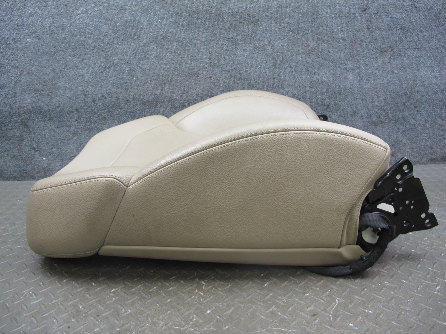 2012-2015 Mercedes W166 Front Left Seat Upper Backrest Cushion