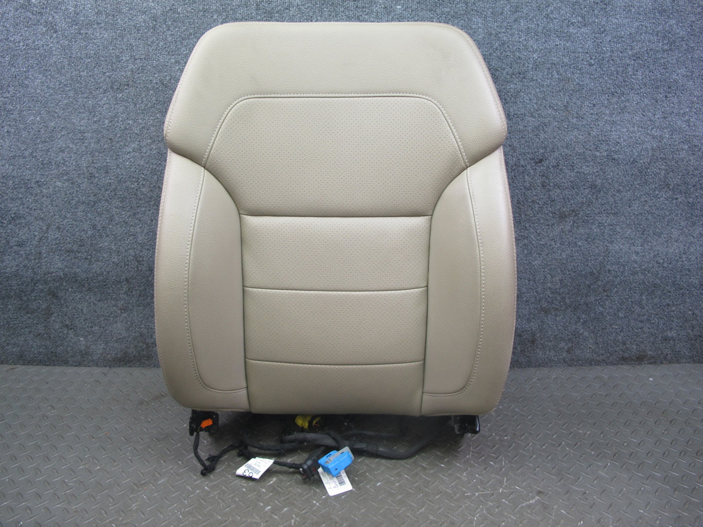 2012-2015 Mercedes W166 Front Right Seat Upper Backrest Cushion
