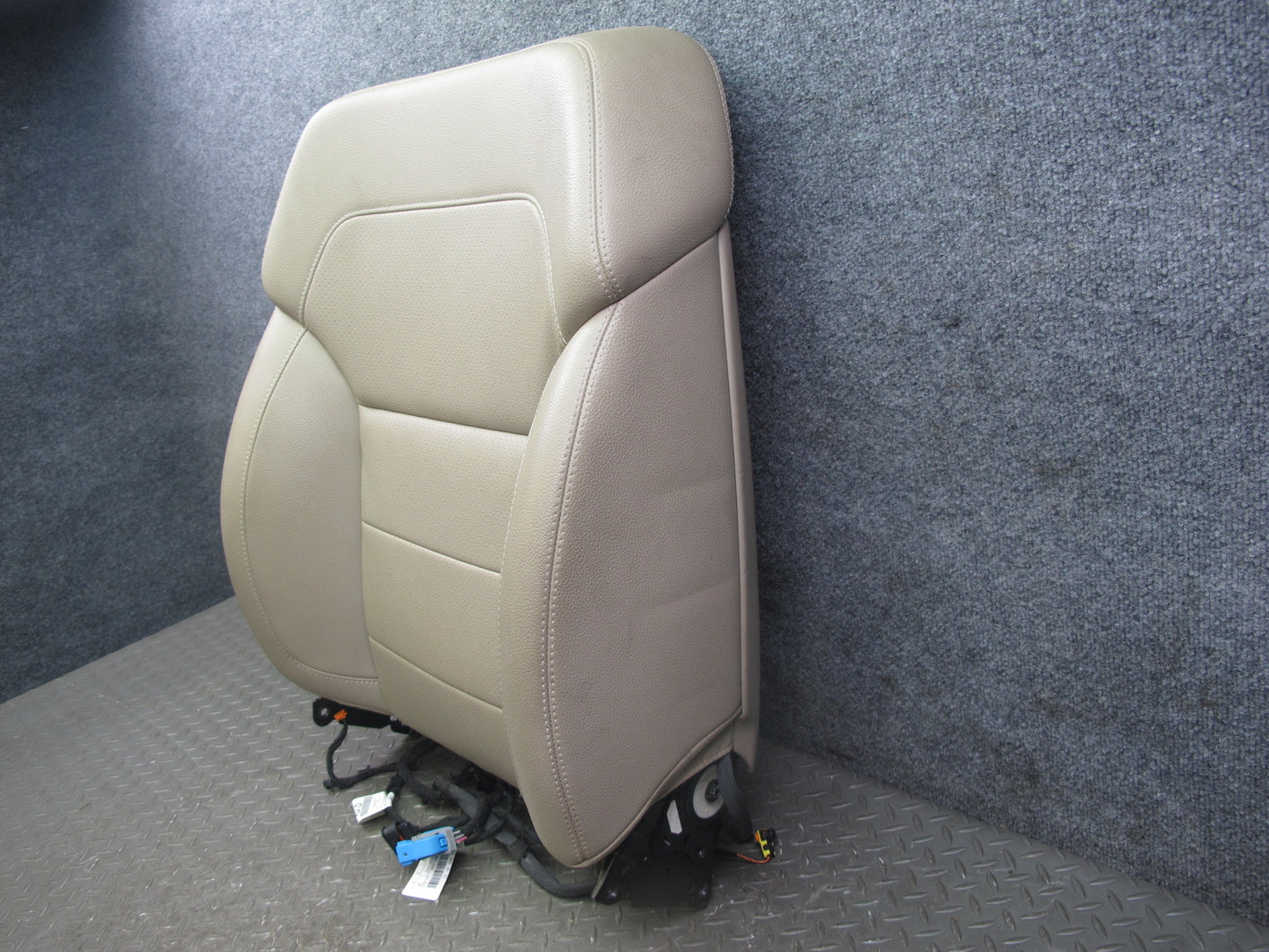 2012-2015 Mercedes W166 Front Right Seat Upper Backrest Cushion