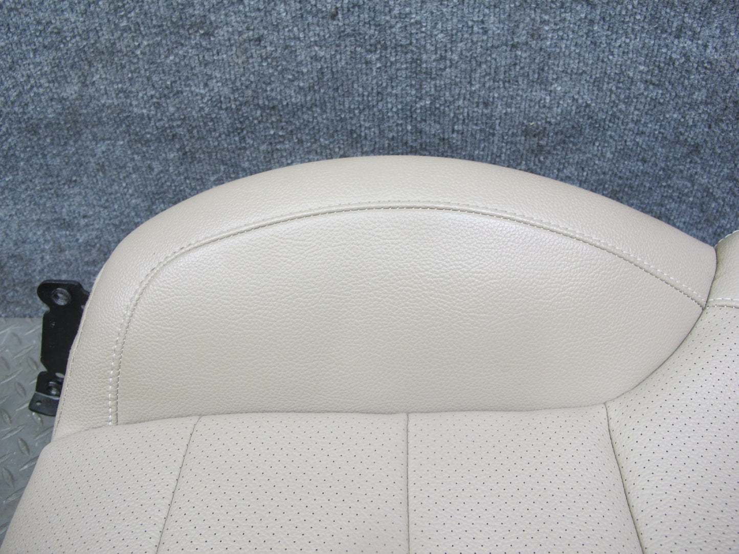 2012-2015 Mercedes W166 Front Right Seat Upper Backrest Cushion