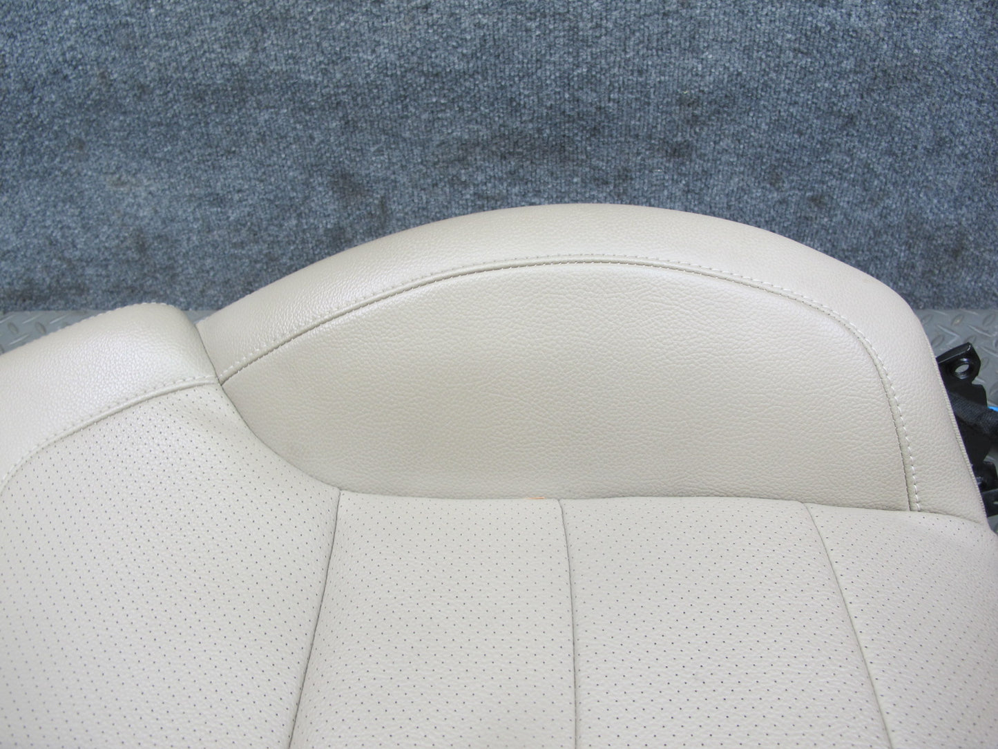 2012-2015 Mercedes W166 Front Right Seat Upper Backrest Cushion