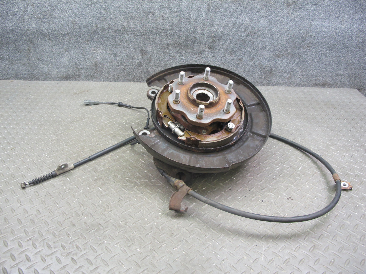 2011-2017 Infiniti QX56 QX80 AWD Rear Left Spindle Knuckle Wheel Hub Bearing