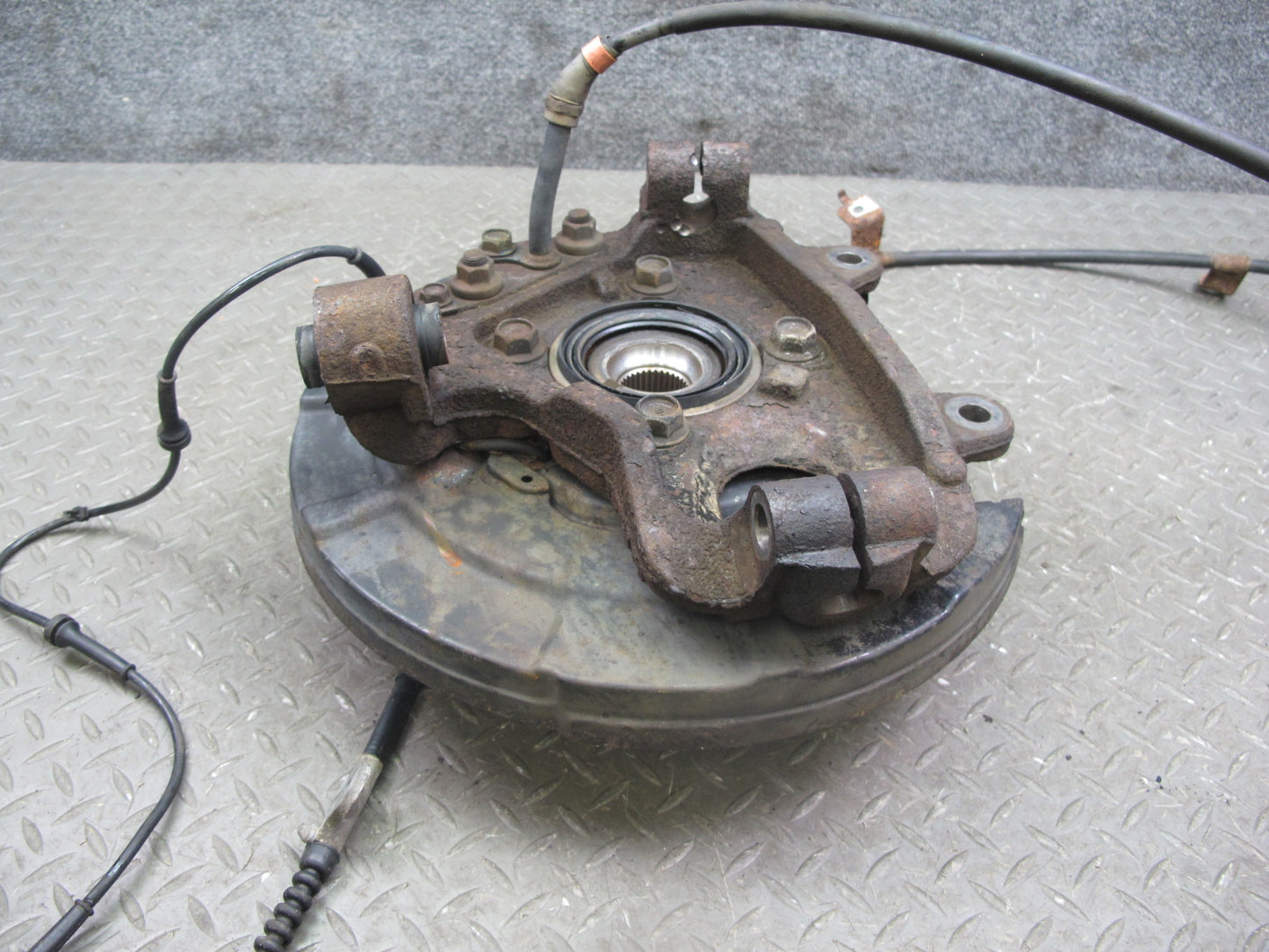 2011-2017 Infiniti QX56 QX80 AWD Rear Left Spindle Knuckle Wheel Hub Bearing
