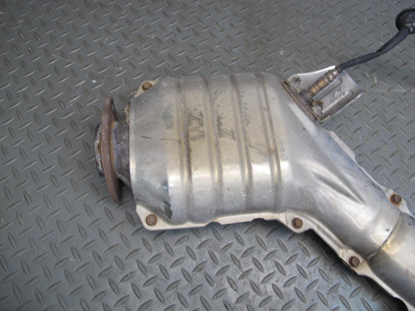 92-96 LEXUS SC300 3.0L 2JZGE MID EXHAUST PIPE CATALYTIC CONVERTER OEM