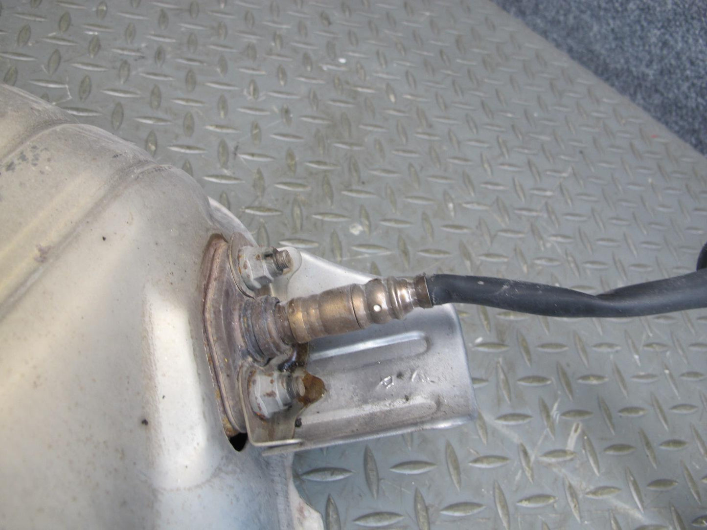 92-96 LEXUS SC300 3.0L 2JZGE MID EXHAUST PIPE CATALYTIC CONVERTER OEM