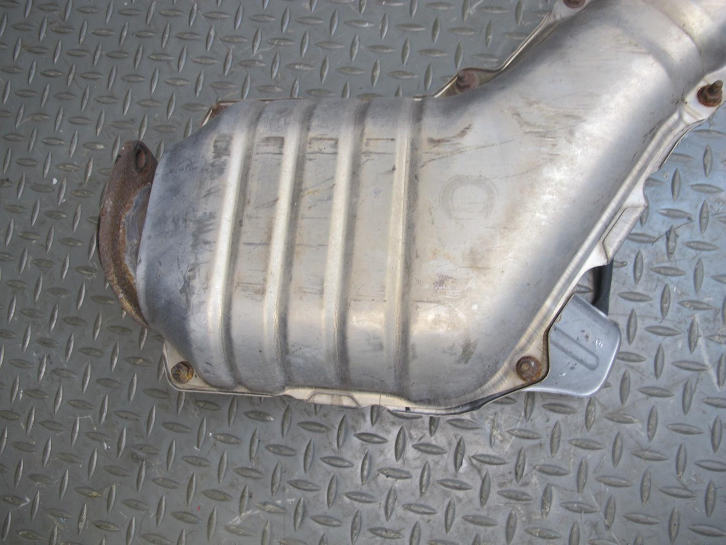 92-96 LEXUS SC300 3.0L 2JZGE MID EXHAUST PIPE CATALYTIC CONVERTER OEM