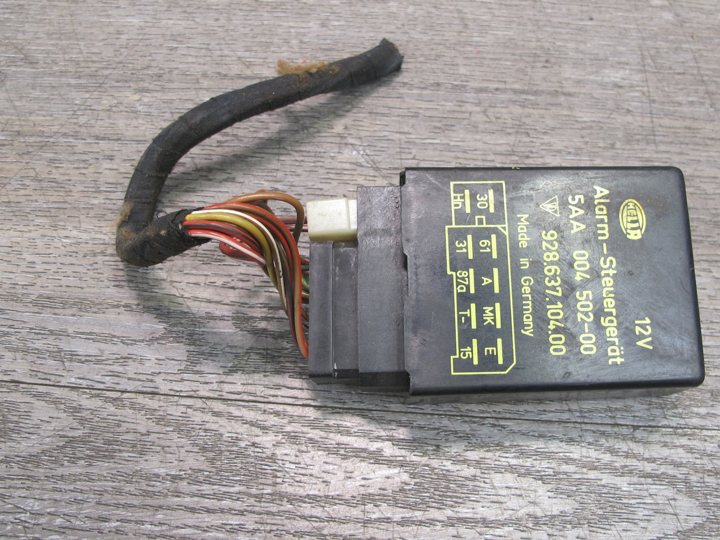1984-1991 Porsche 928 S Anti Theft Alarm Control Relay Module 92863710400