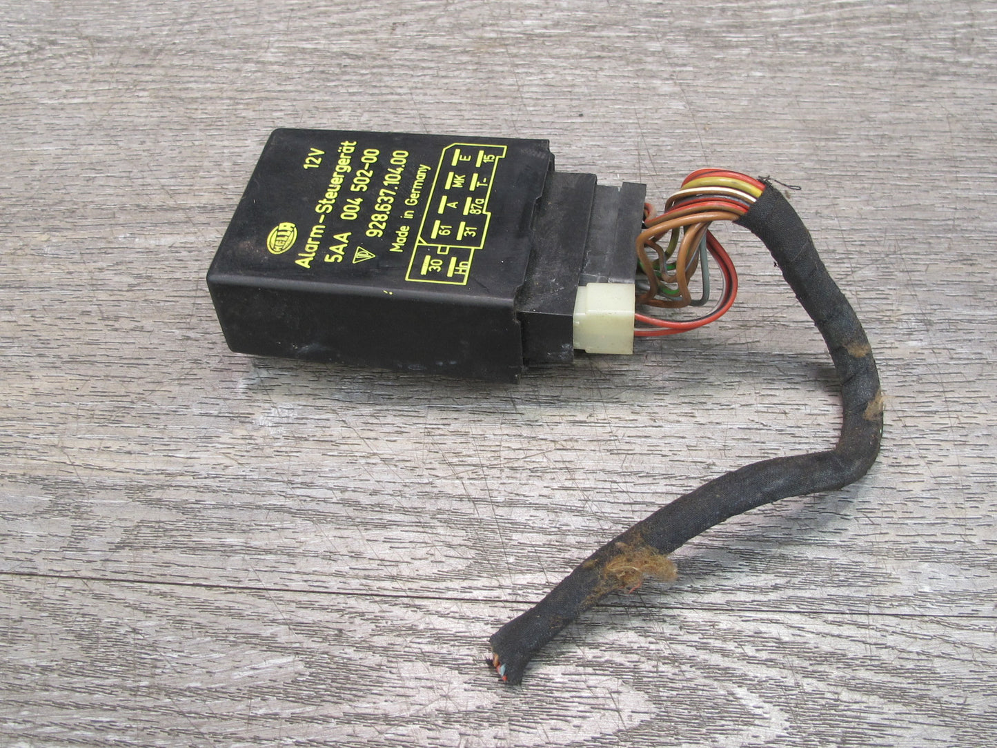 1984-1991 Porsche 928 S Anti Theft Alarm Control Relay Module 92863710400