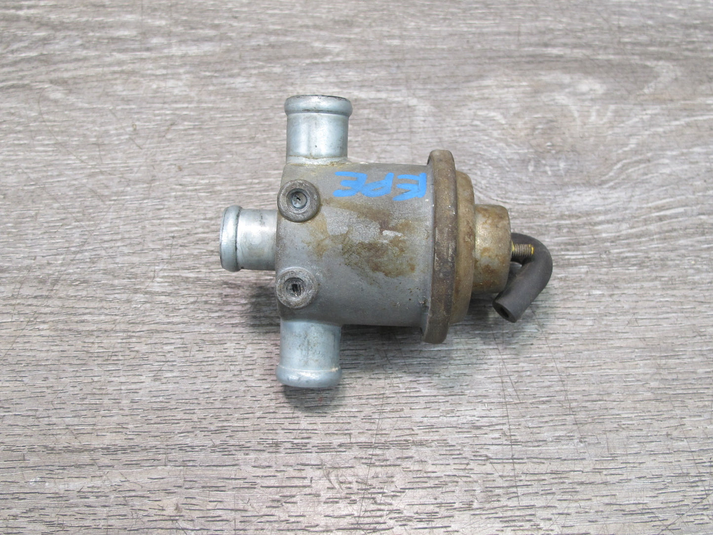 1984-1986 Porsche 928 S Engine EGR Air Injector Valve