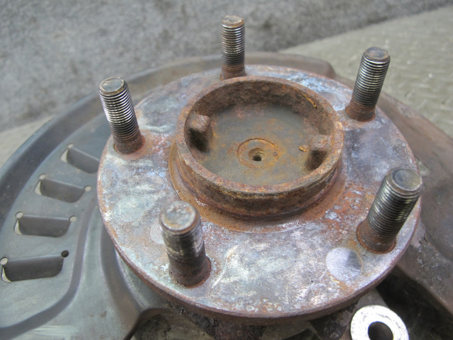 1990 Nissan Z32 300ZX NON Turbo Front Left Spindle Knuckle Wheel Hub OEM