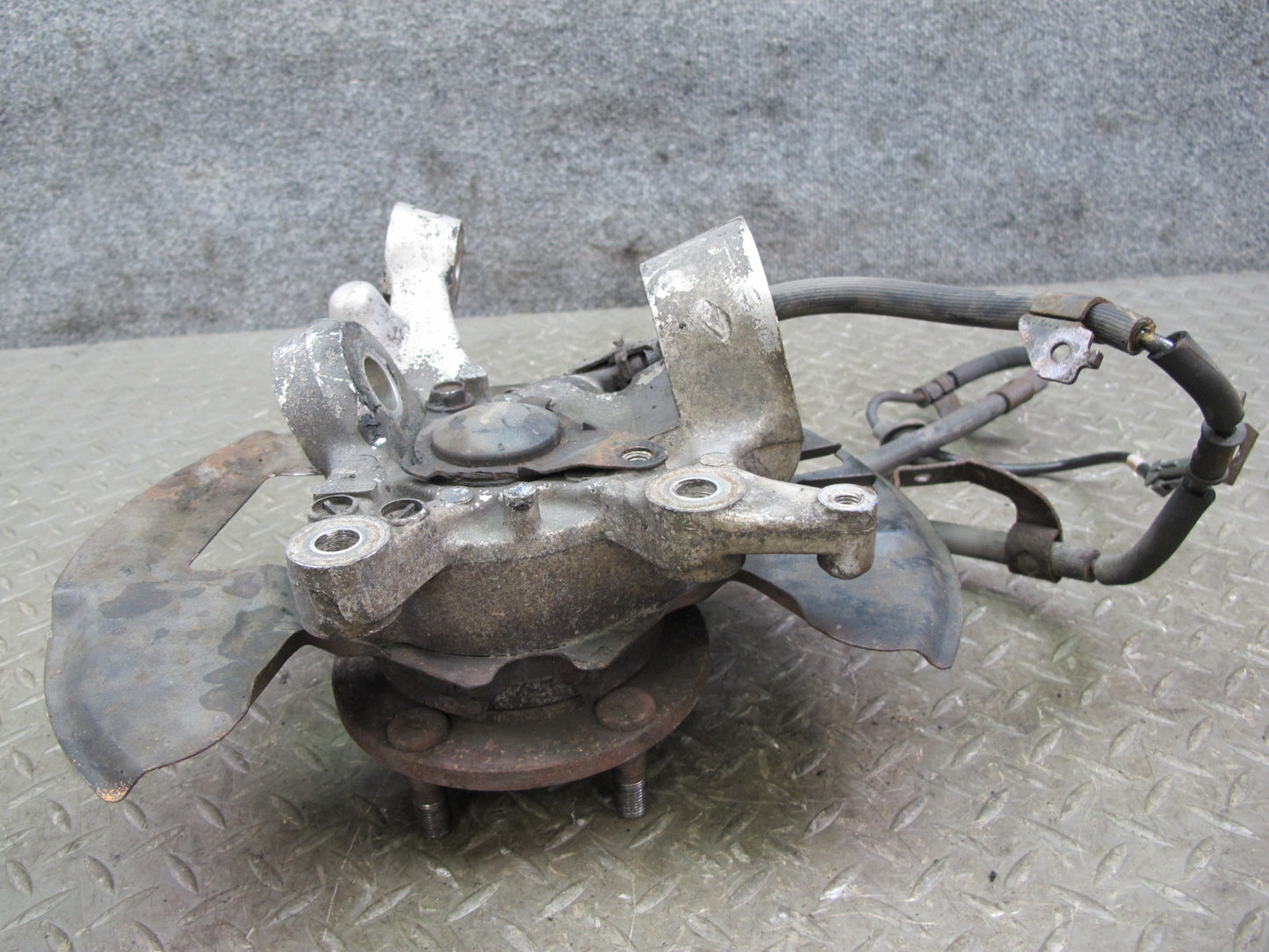 1990 Nissan Z32 300ZX NON Turbo Front Left Spindle Knuckle Wheel Hub OEM