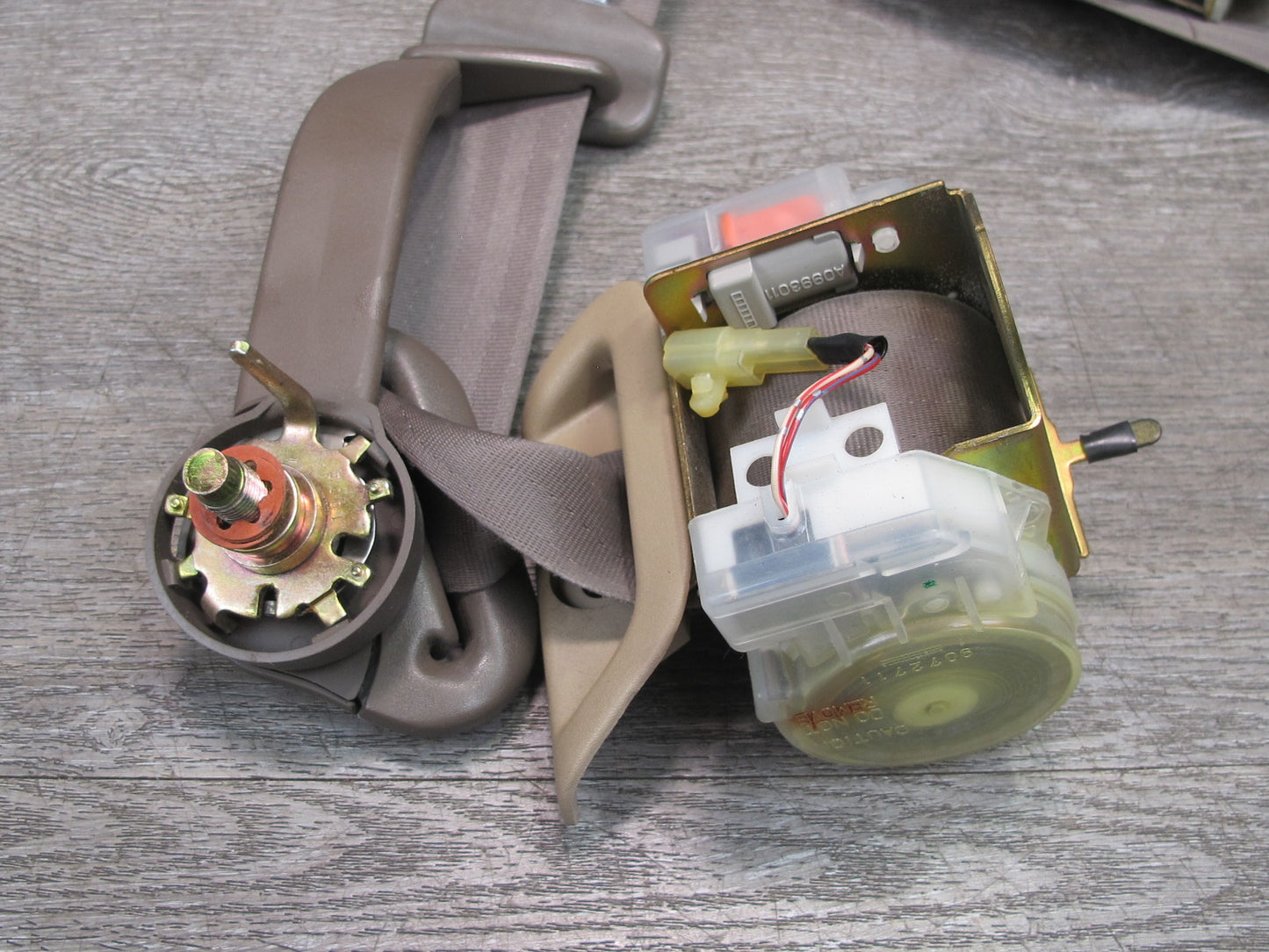 92-96 LEXUS SC300 SC400 FRONT RIGHT & LEFT SIDE SEATBELT RETRACTOR SET OEM