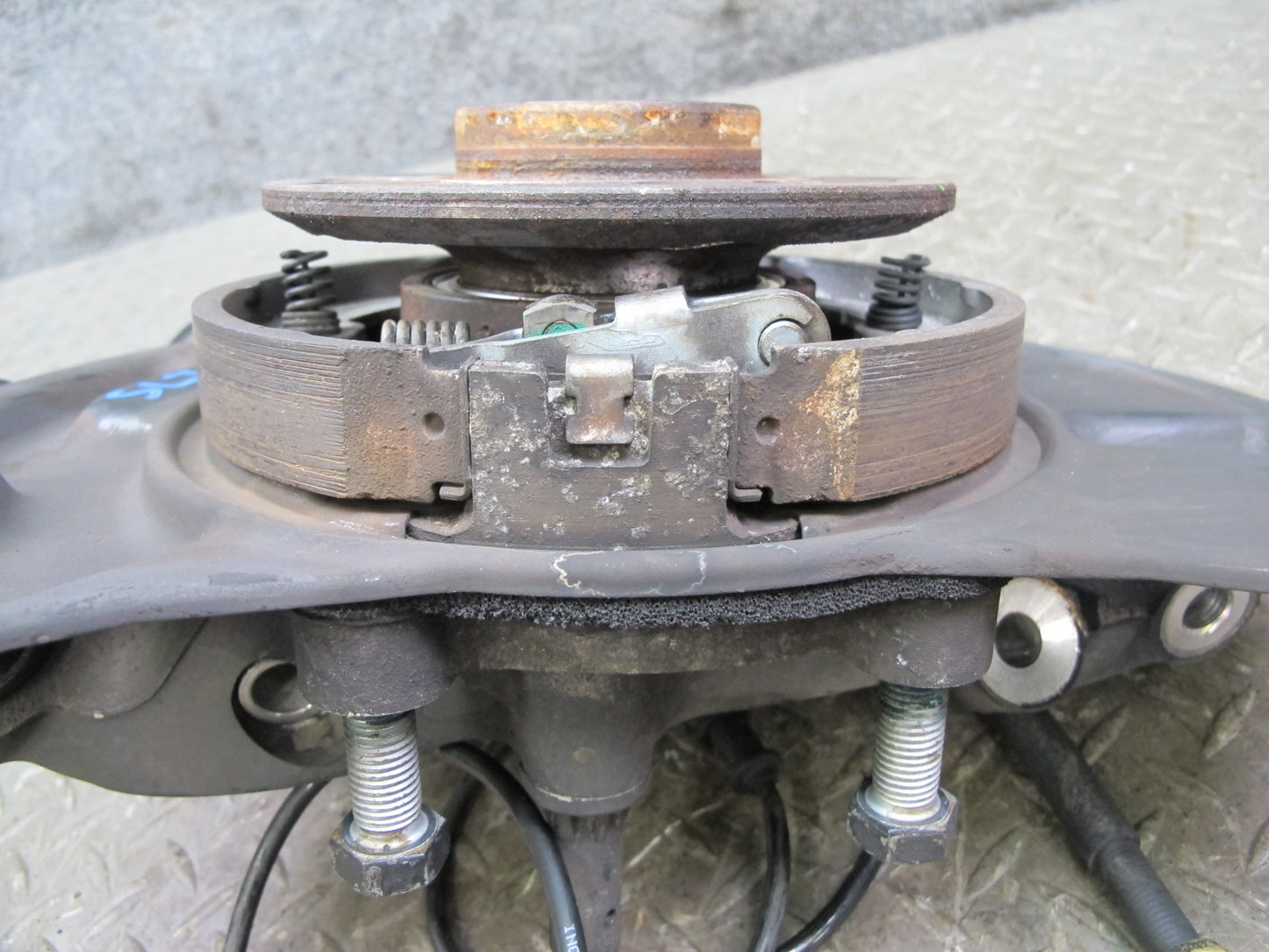 03-08 Mercedes R230 Sl-class Rear Right Spindle Knuckle Wheel Hub Bearing OEM