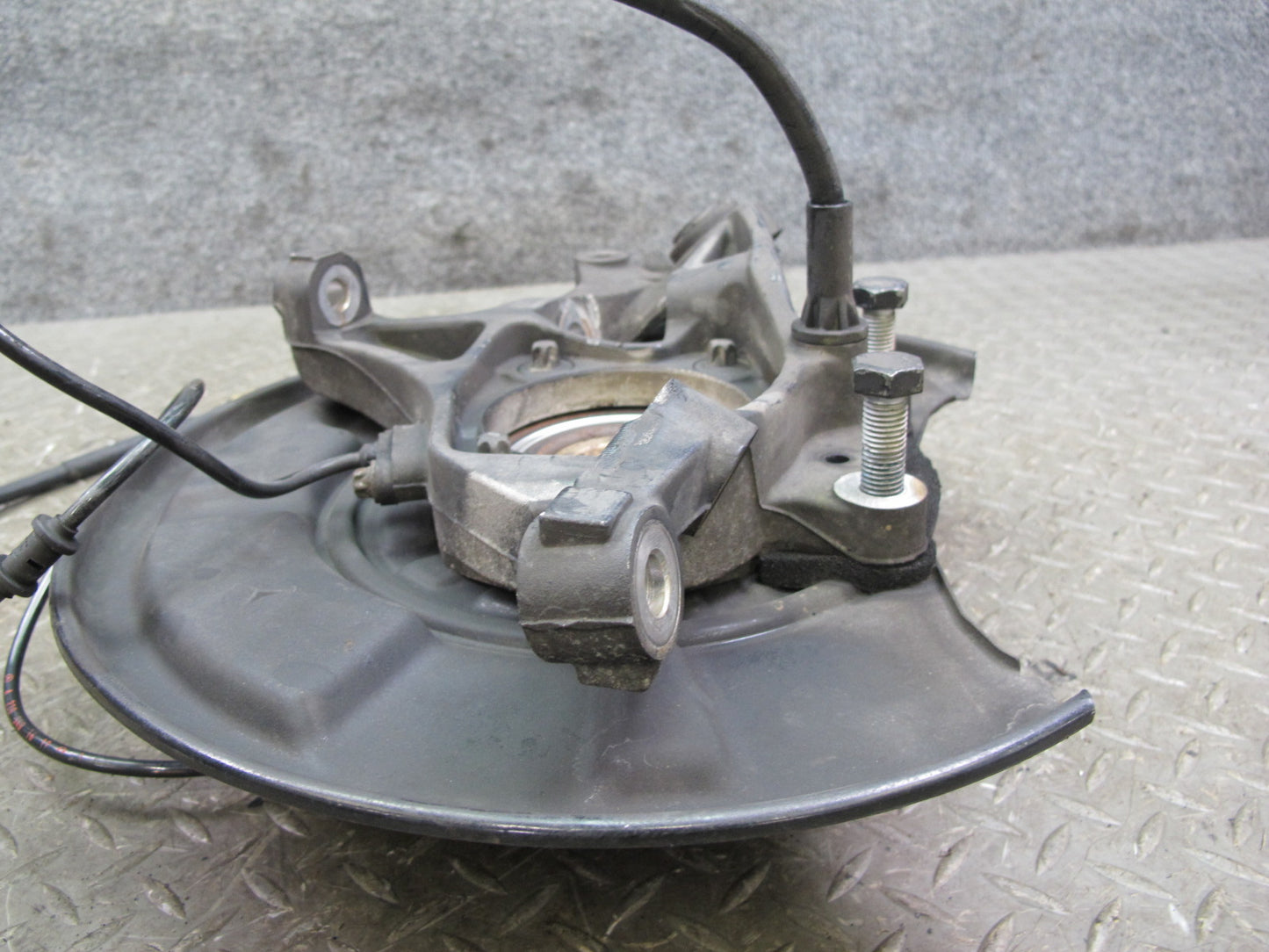 03-08 Mercedes R230 Sl-class Rear Right Spindle Knuckle Wheel Hub Bearing OEM