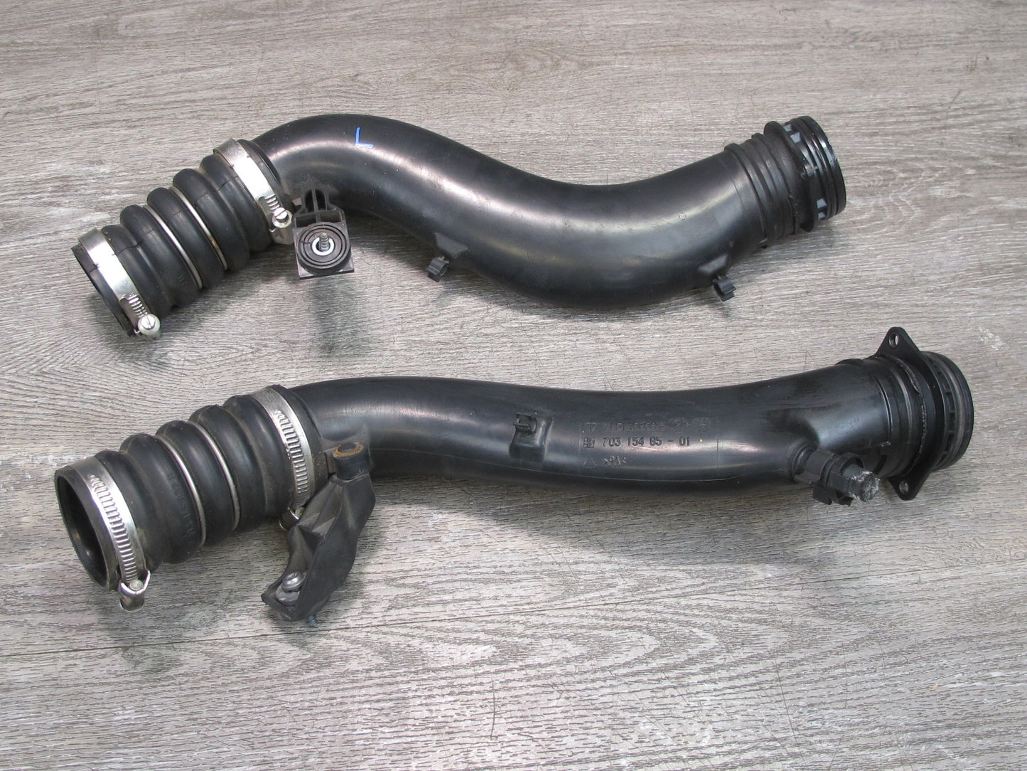2011-2018 Porsche Cayenne 958 Turbo Intercooler Air Intake Hose Pipe Set of 2