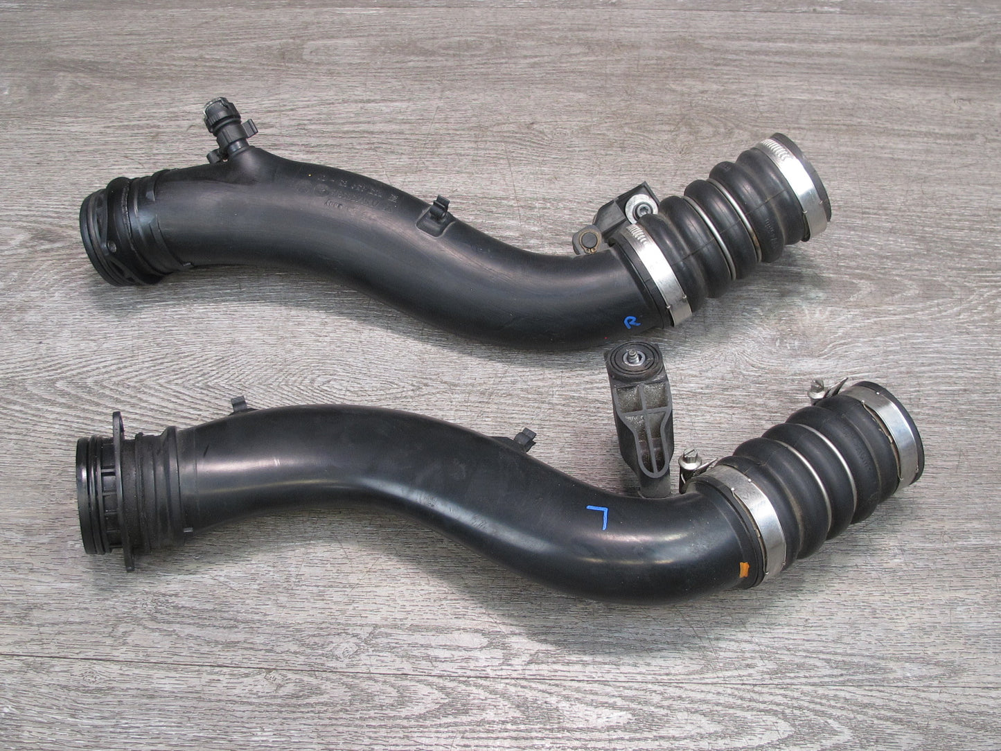 2011-2018 Porsche Cayenne 958 Turbo Intercooler Air Intake Hose Pipe Set of 2
