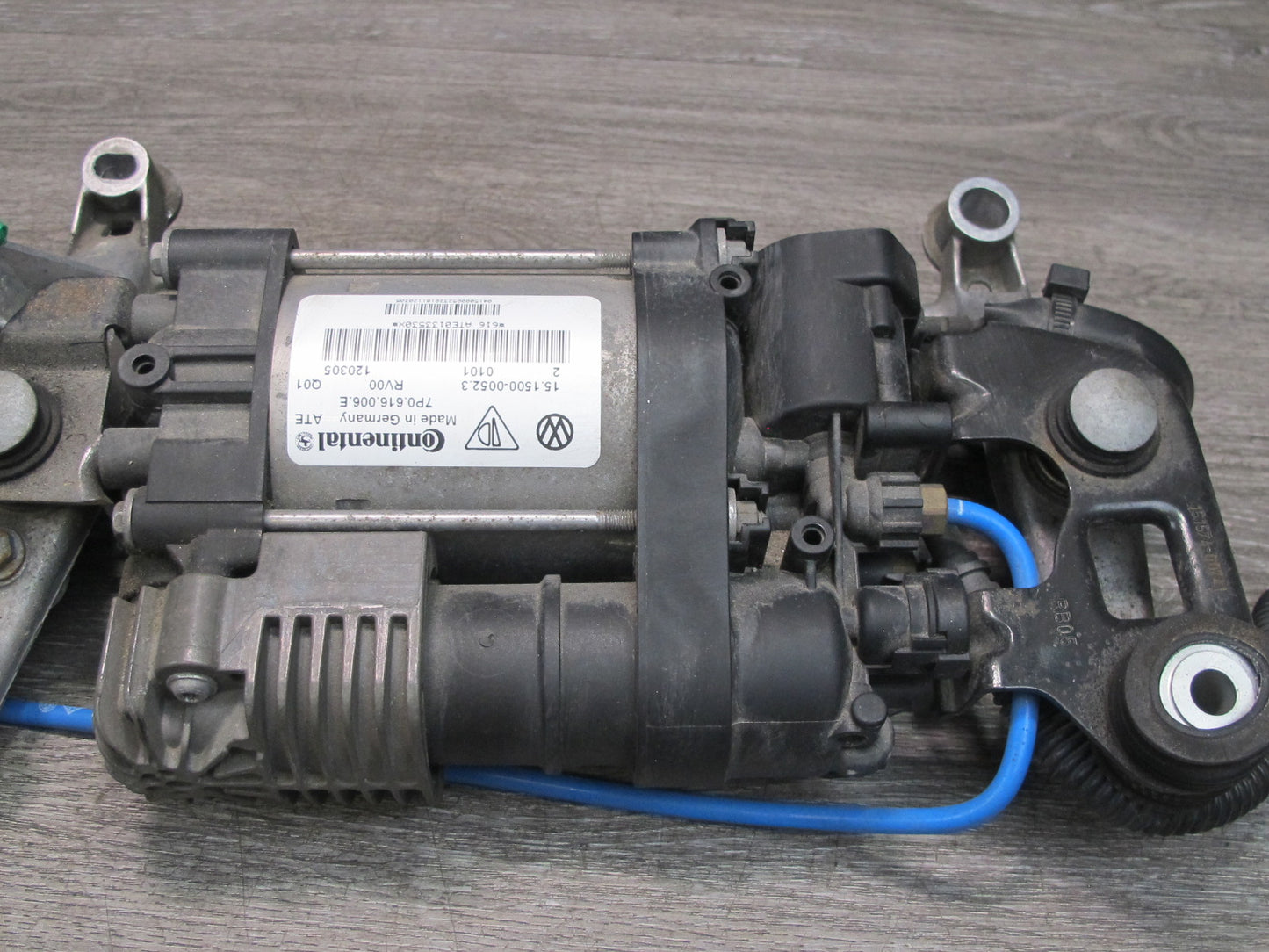 2011-2018 Porsche Cayenne 958 Air Suspension Compressor Pump 7P0616006E