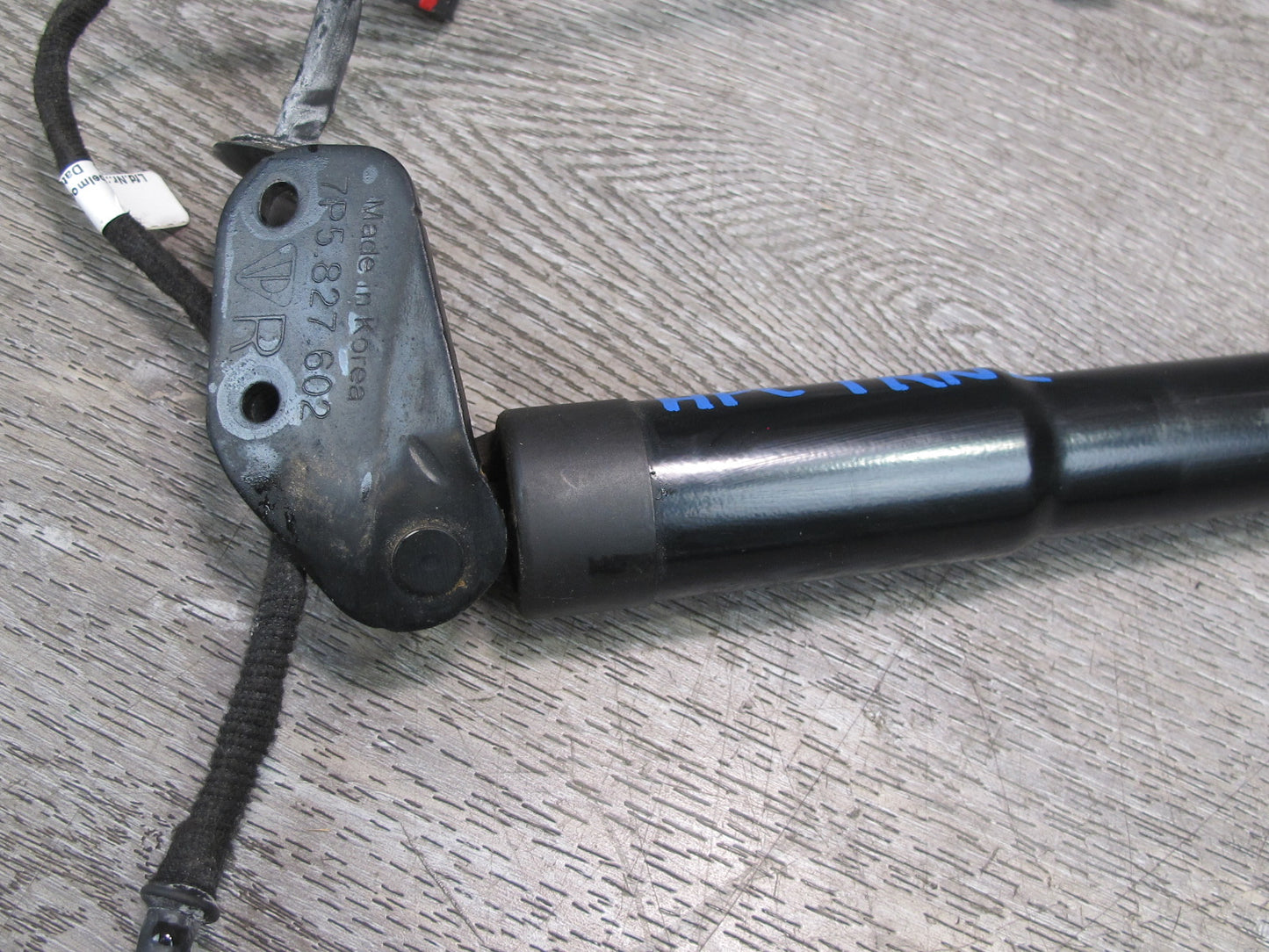 2011-2018 Porsche Cayenne 958 Rear Trunk Lift Shock Strut Support Set of 2