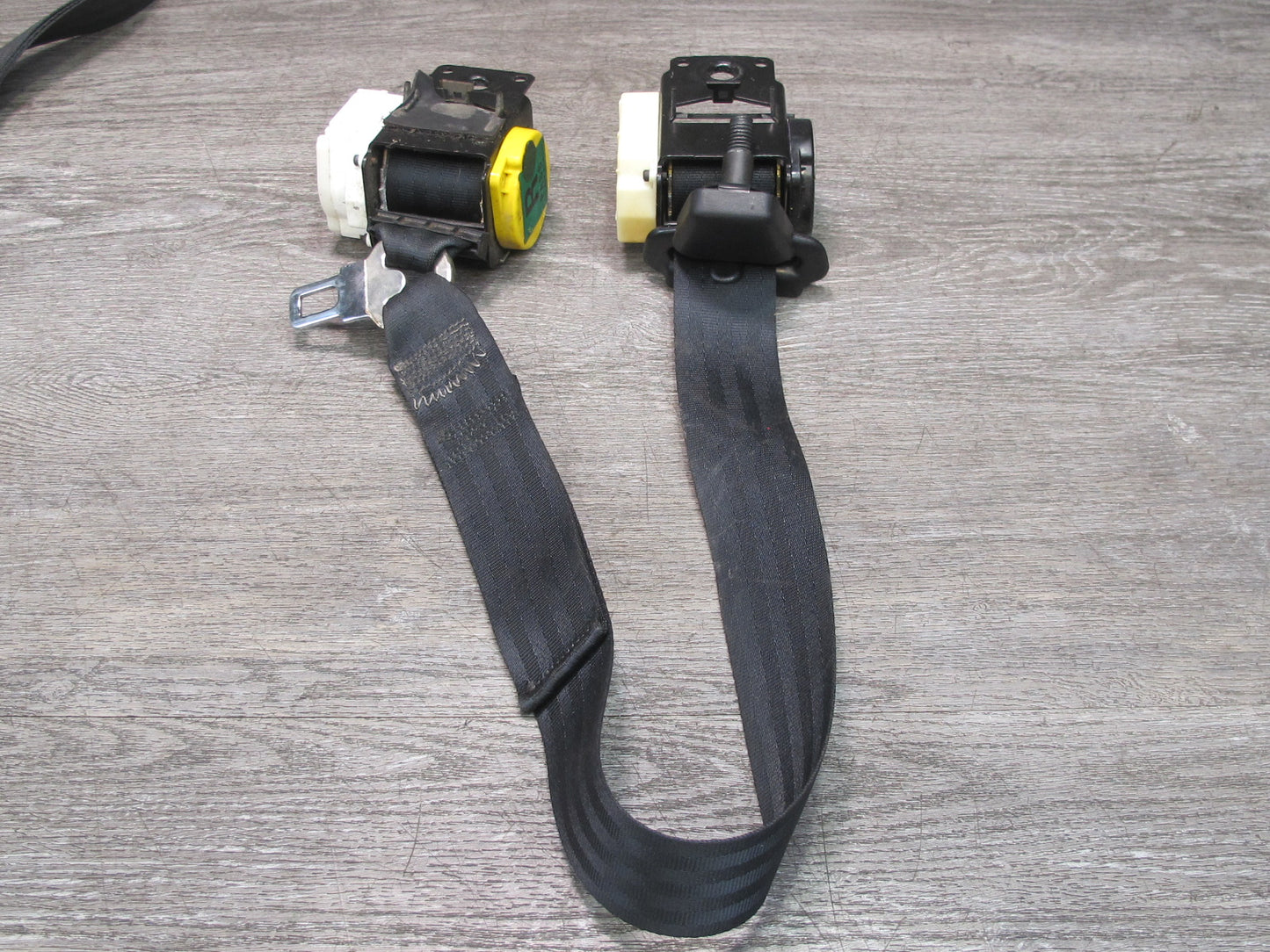 97-04 CHEVROLET CORVETTE C5 FRONT RIGHT & LEFT SIDE SEATBELT RETRACTOR SET OEM