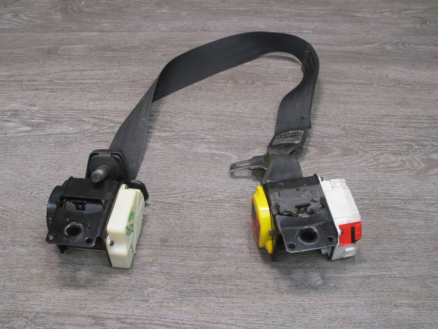 97-04 CHEVROLET CORVETTE C5 FRONT RIGHT & LEFT SIDE SEATBELT RETRACTOR SET OEM