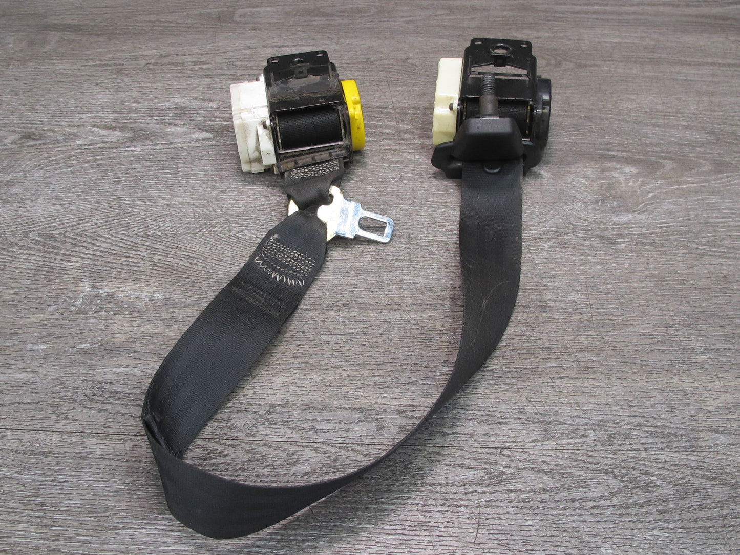 97-04 CHEVROLET CORVETTE C5 FRONT RIGHT & LEFT SIDE SEATBELT RETRACTOR SET OEM