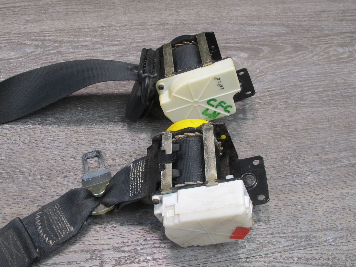 97-04 CHEVROLET CORVETTE C5 FRONT RIGHT & LEFT SIDE SEATBELT RETRACTOR SET OEM