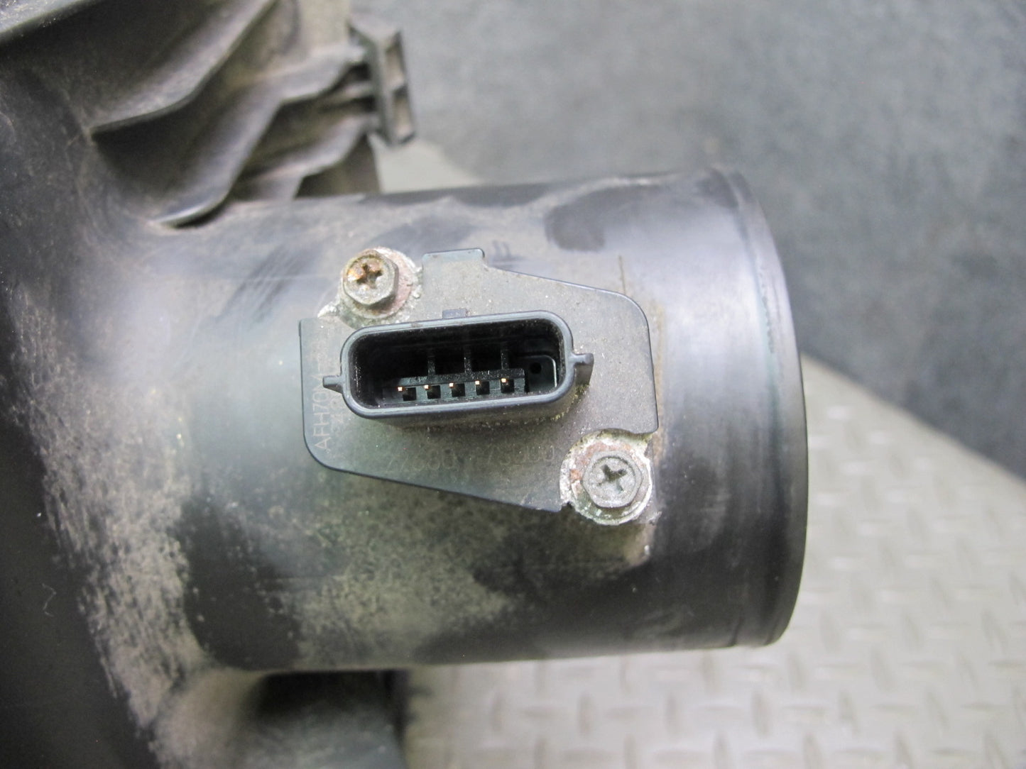 2011-2017 Infiniti QX56 QX80 Air Intake Cleaner Filter Box w MAF Sensor