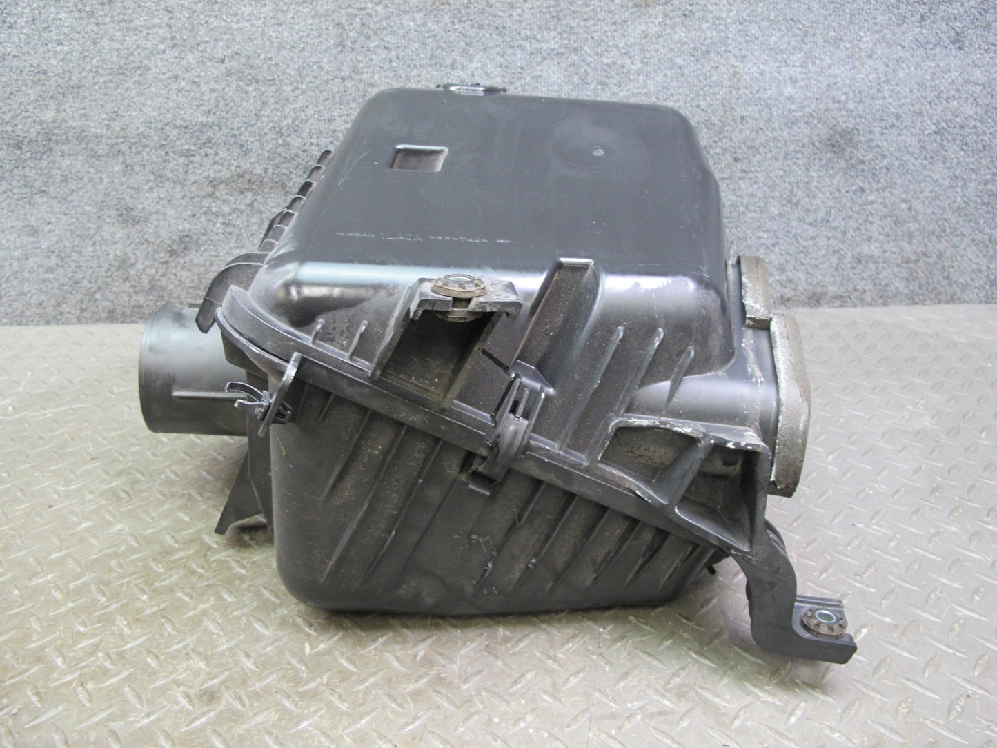 2011-2017 Infiniti QX56 QX80 Air Intake Cleaner Filter Box w MAF Sensor