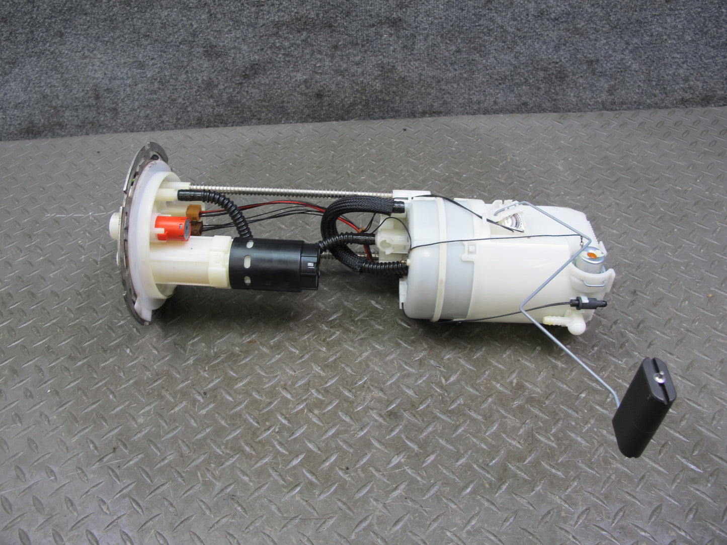 2014-2016 Infiniti QX80 Fuel Pump Level Sensor Assembly