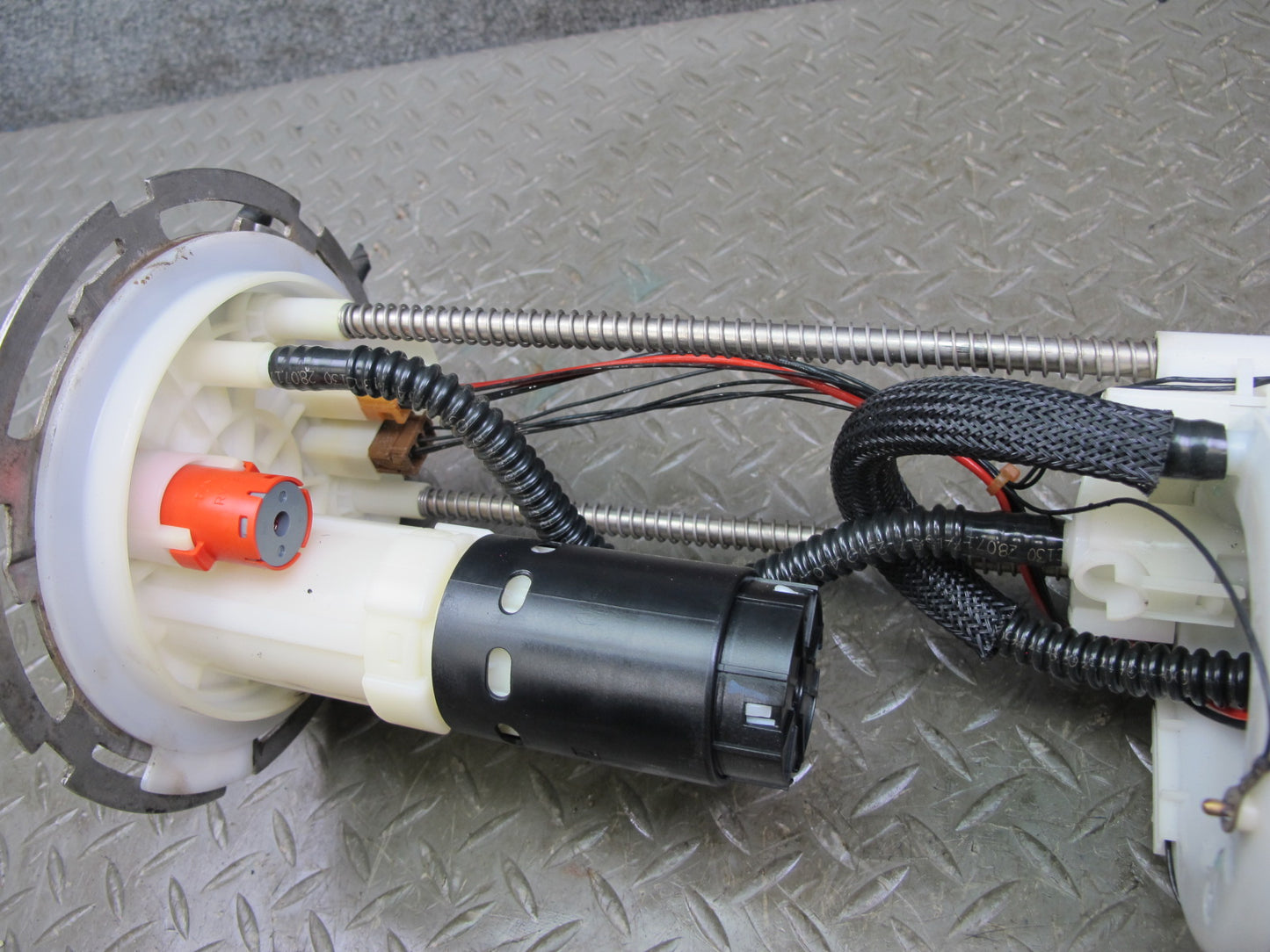 2014-2016 Infiniti QX80 Fuel Pump Level Sensor Assembly