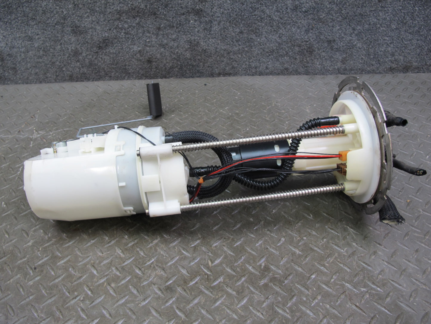 2014-2016 Infiniti QX80 Fuel Pump Level Sensor Assembly