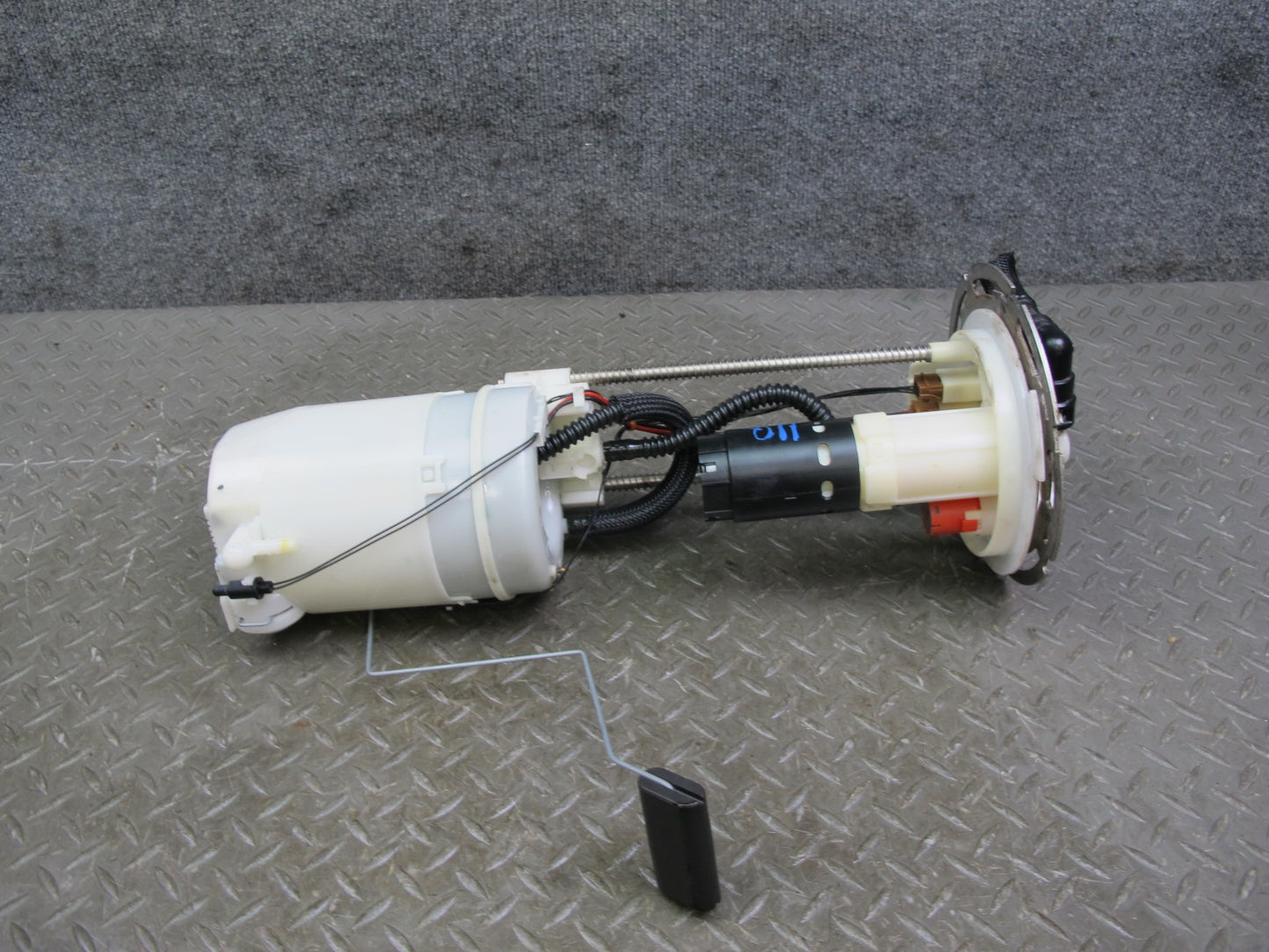 2014-2016 Infiniti QX80 Fuel Pump Level Sensor Assembly