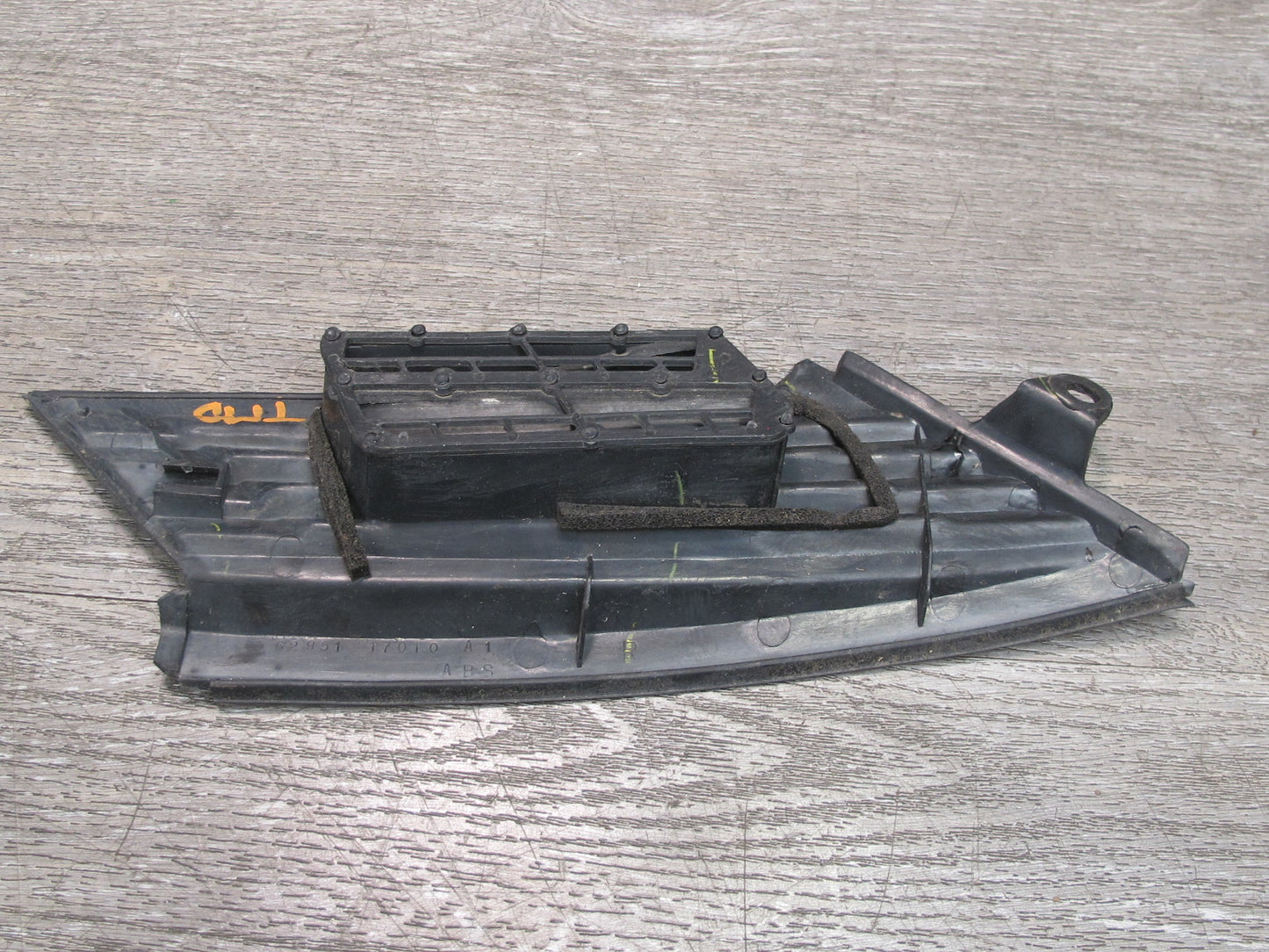 85-89 Toyota MR2 AW15 Rear Left & Right Exterior C-pillar Vent Trim Set OEM